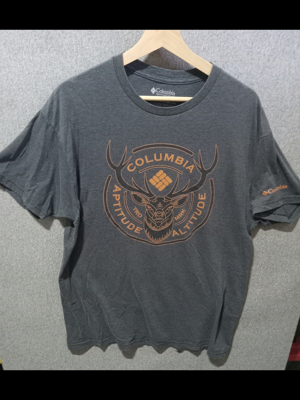 Columbia Men's Gray Aptitude Altitude Stag Graphic T-Shirt